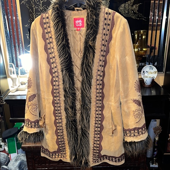 Women's Tan Jacket with Faux Fur Trim - Picture 2 of 6